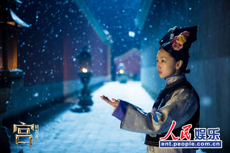 谋女郎 <em>周冬雨</em>出演清宫戏<em>处女</em>秀 多款造型曝光
