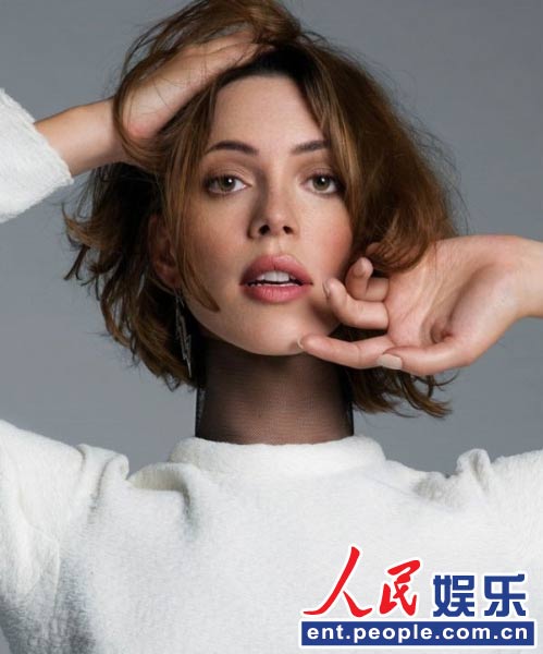 《<em>超验骇客</em>》<em>女主角</em>豪尔 登时尚杂志气质高贵