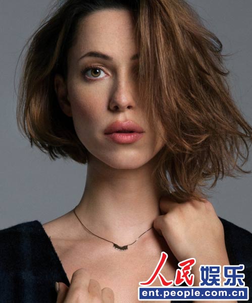 《<em>超验骇客</em>》<em>女主角</em>豪尔 登时尚杂志气质高贵