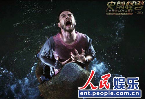 《史前怪兽》曝噬血剧照 巨型怪兽生吞活人