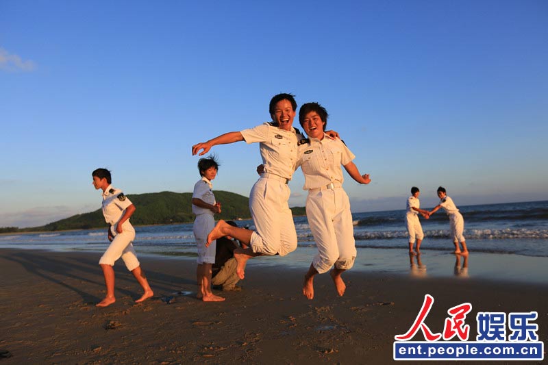 军事真人秀《超级女兵》:揭秘火凤凰诞生记--