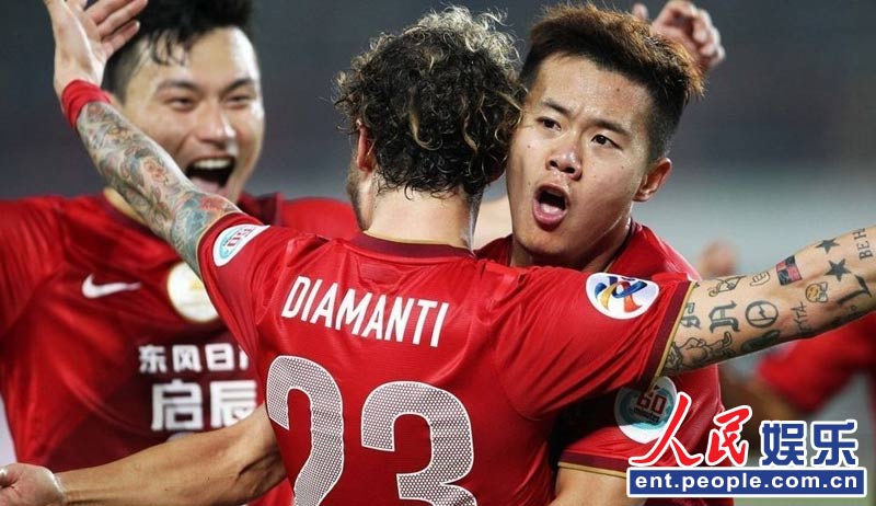 恒大李铁郜林成功攻墨《疯狂的麦咭》变身奶爸