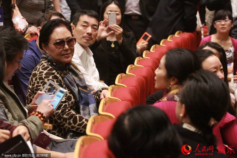 宋祖英素颜现皱纹 斯琴高娃社交不断人缘好【2】