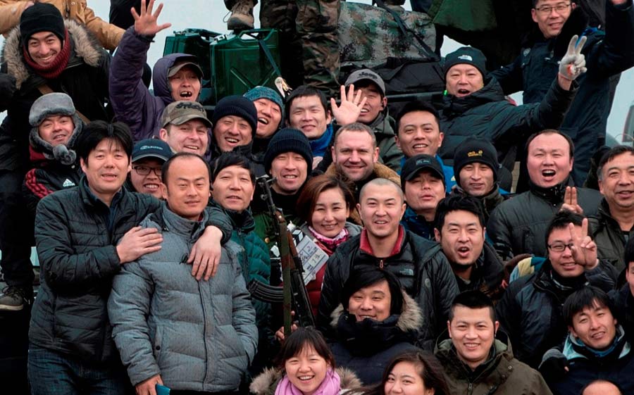 《解救吾先生》先导海报亮相柏林  刘德华身份 