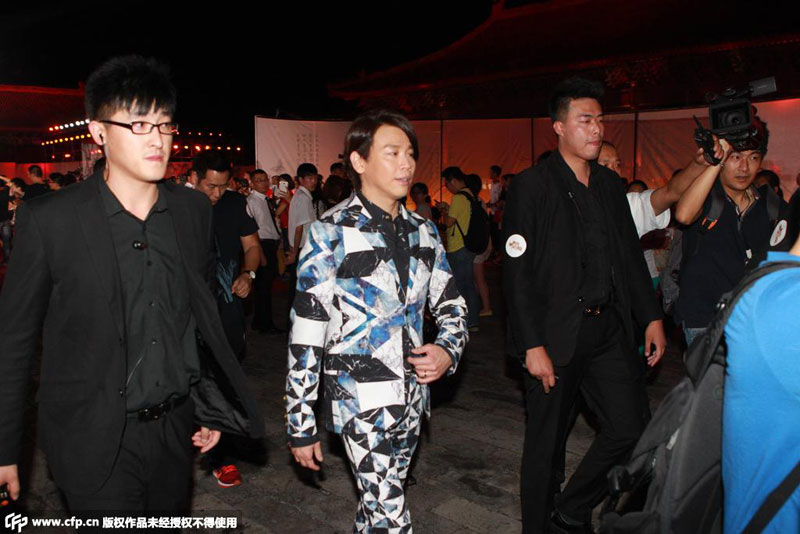 陶喆不走红毯拒回应 小三事件 众多保安围护避