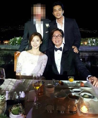 裴勇俊与新婚妻子合照曝光宋承宪身后抢镜(图)