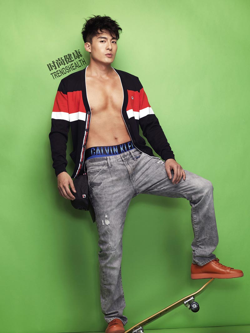 孙艺洲露胸肌秀好身材 牛仔装时尚运动\/图--人民网娱乐频道--人民网