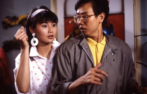 比如拍《开心鬼》时,我们拍的是校园里的事,那最好就找一些学生来演