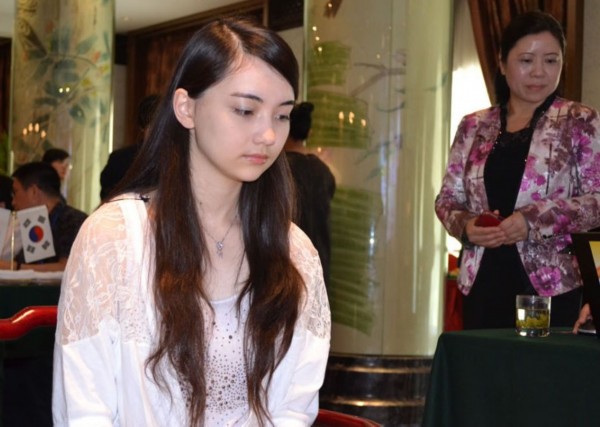 围棋混血美女黑嘉嘉进军娱乐圈 美出天际似漫画女神