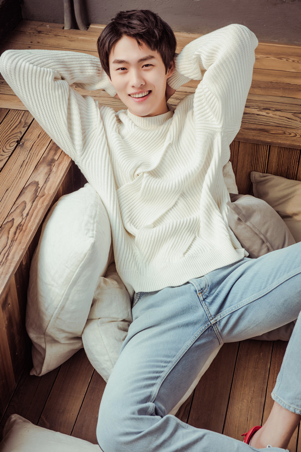 李辰跨次元助阵偶像节目 著名模特转型娱乐圈