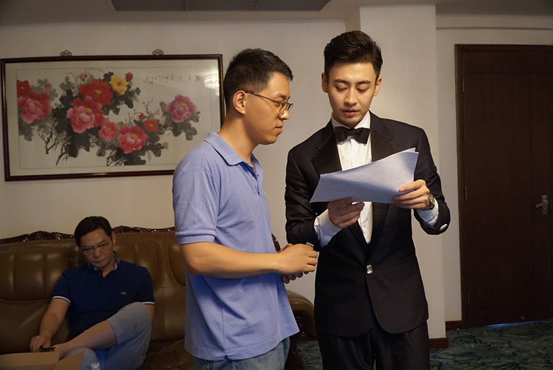 刘凯《警察锅哥》新剧开播 《余罪》后又一奇葩刑警来袭