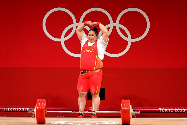 举重女子87公斤以上级：李雯雯创奥运纪录夺金