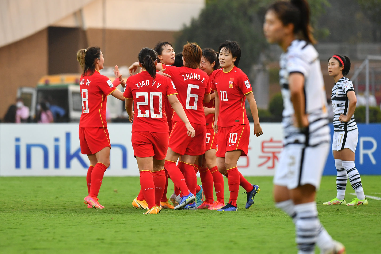 高清：女足3-2逆转韩国亚洲杯夺冠 队员庆祝进球-搜狐大视野-搜狐新闻