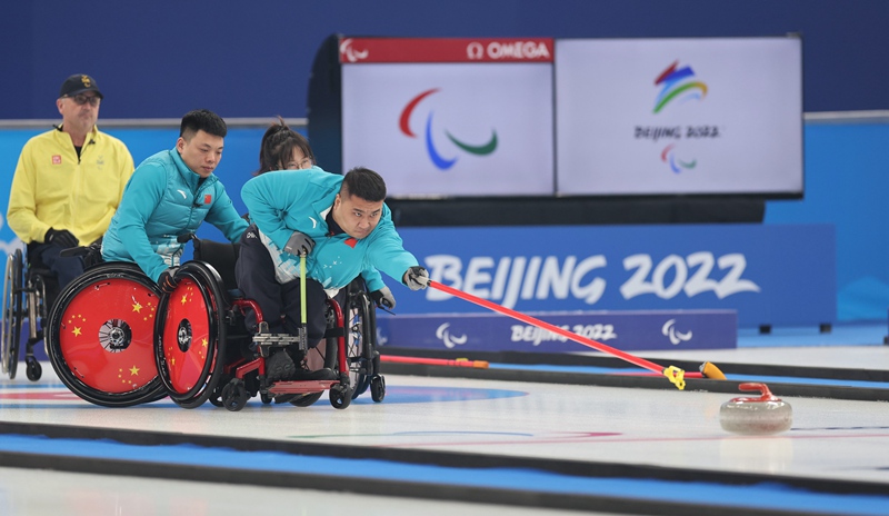北京冬残奥会轮椅冰壶循环赛 中国队1:5不敌瑞典队