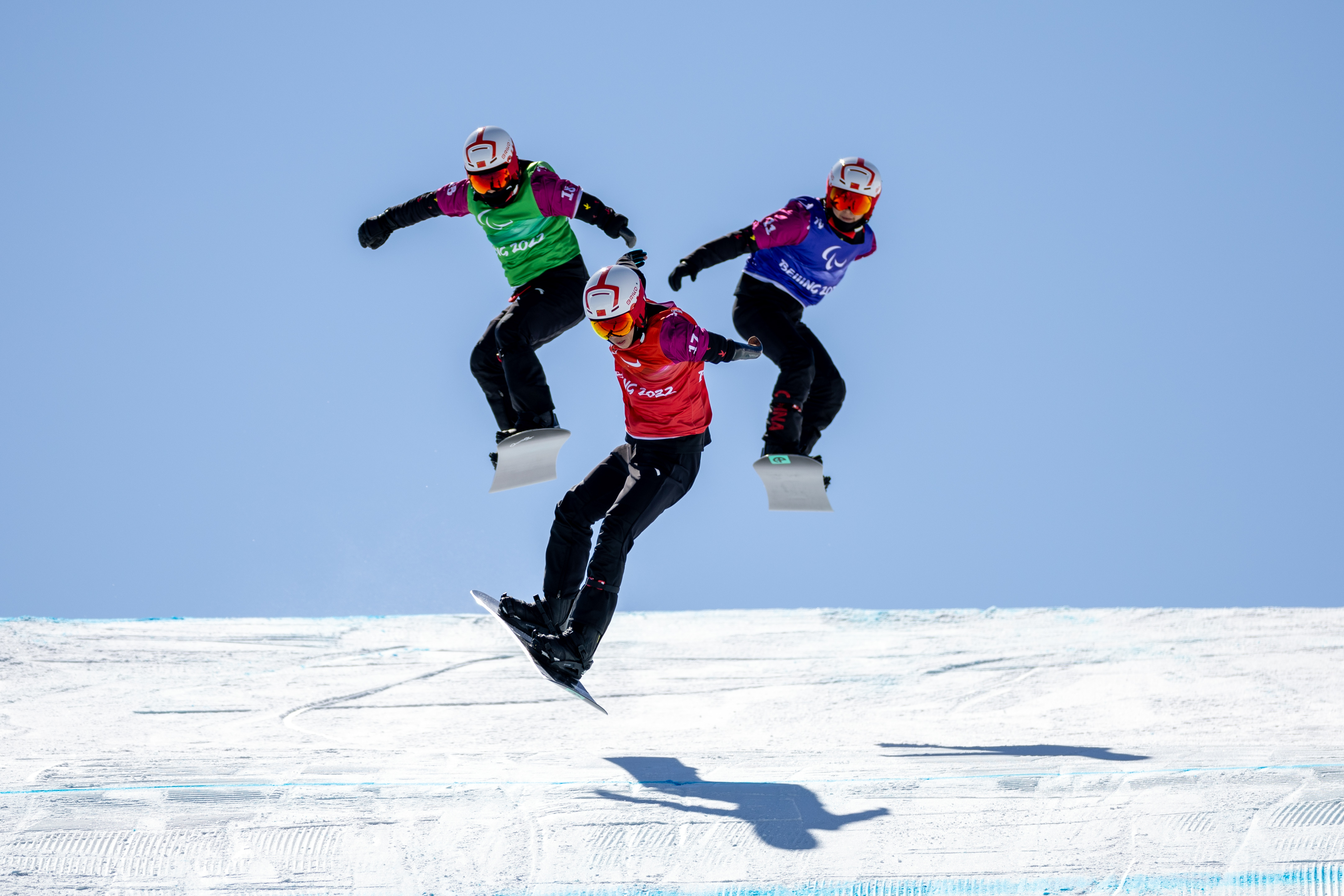 组图：北京冬残奥会残奥单板滑雪障碍追逐赛事精彩瞬间--文旅·体育 
