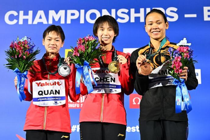女子10米台决赛颁奖仪式。 图片来源：国际泳联