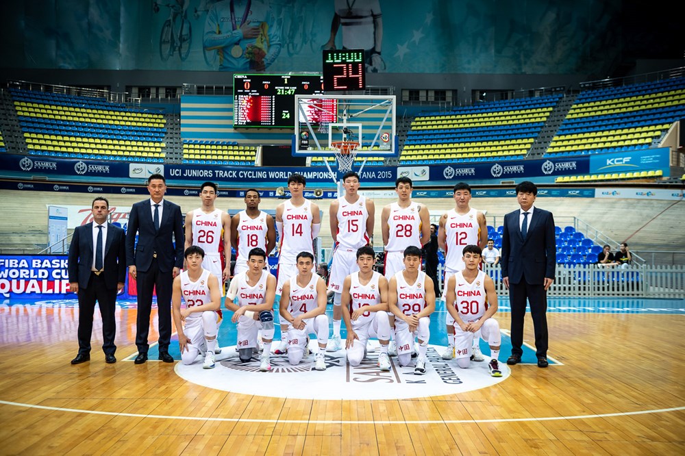 中国男篮合影。图片来源：FIBA国际篮联