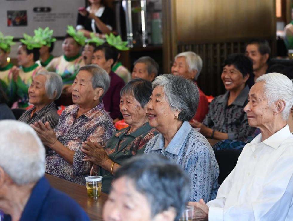 浙江临安：党员助老志愿服务队 提升农村老人幸福感