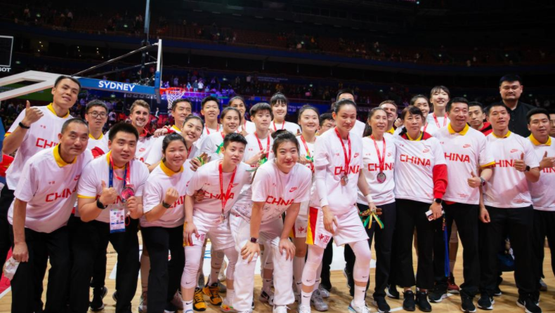 中国女子篮球18人荣获2022年度体育活动声誉奖章