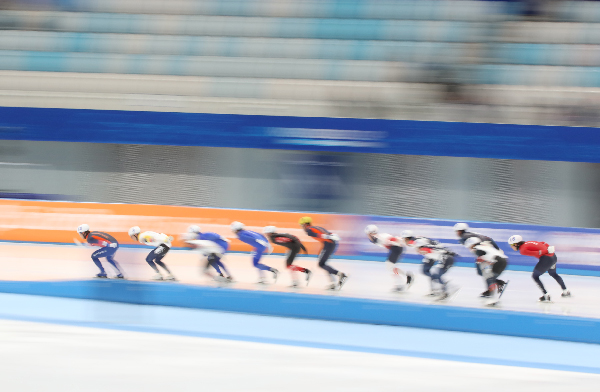 速滑世界杯北京站在“冰丝带”收官 中国队摘得2银4铜