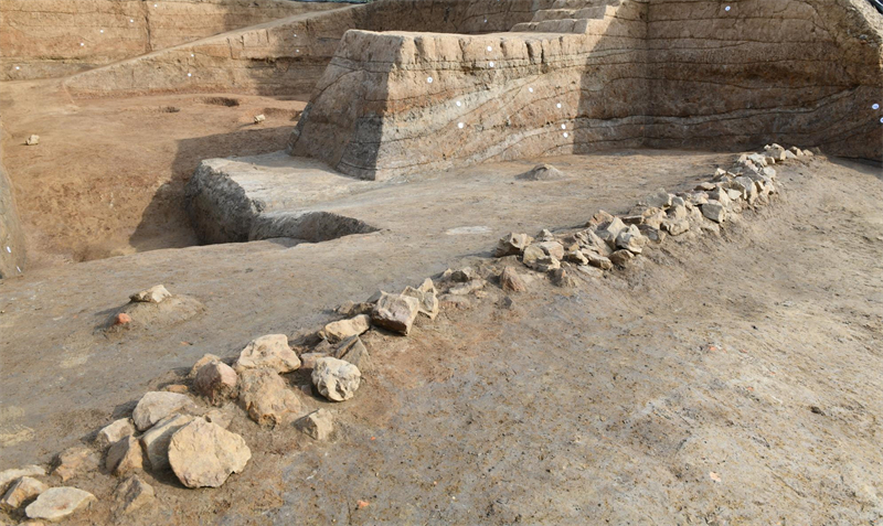 良渚文化砌石堆积。国家文物局供图