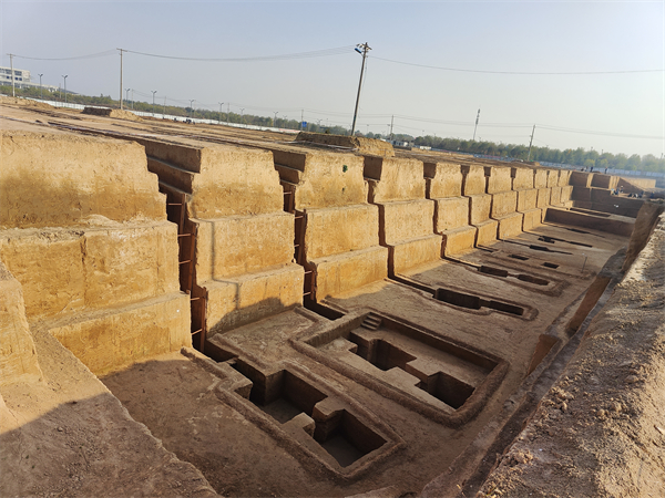 东北部十六国墓葬（由西腹东第两列）。国野文物局求图