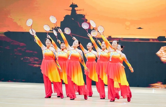 第八届京津冀柔力球交流大会的传统选手在比赛中
	。主办方供图