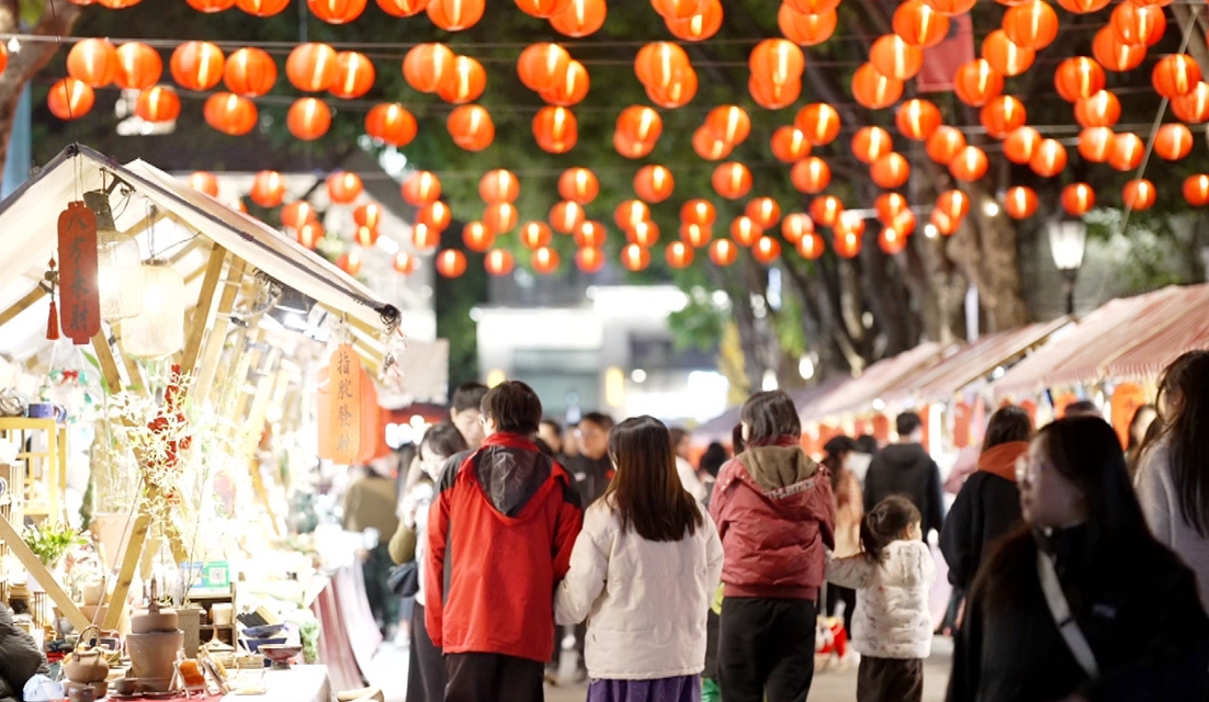 广东佛山夜游祖庙：岭南非遗体验让年味更浓