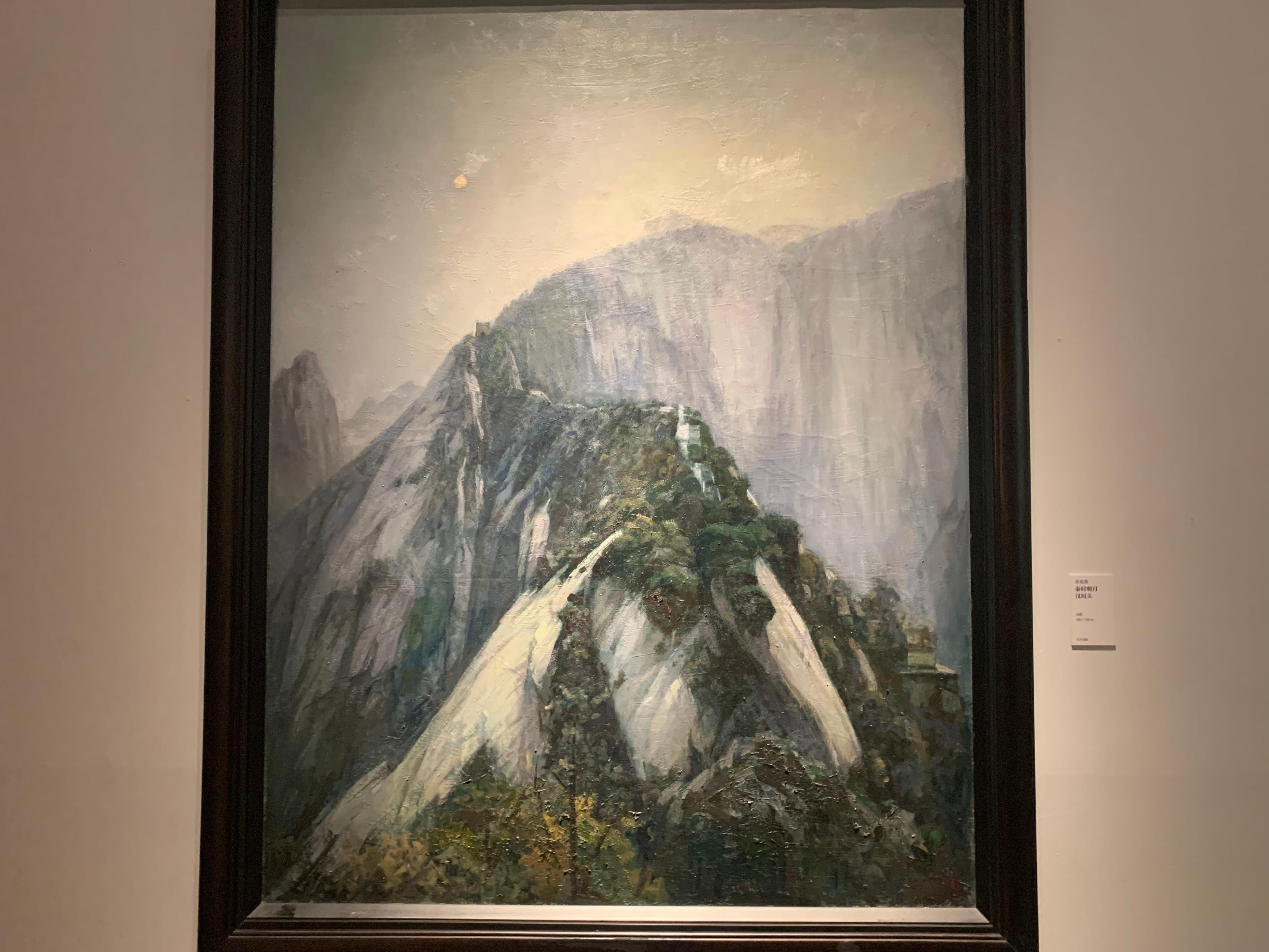 展览上展出的张祖英油画作品《秦时明月汉时关》。人民网记者 刘微摄