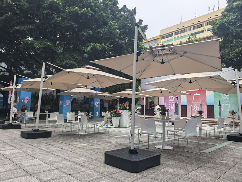 户外休闲区一角。