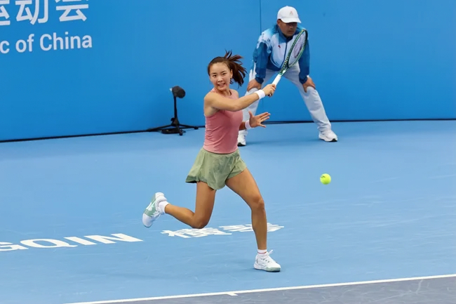 广东‮选队‬手袁‮手正悦‬回球。人民网记者 胡雪蓉摄