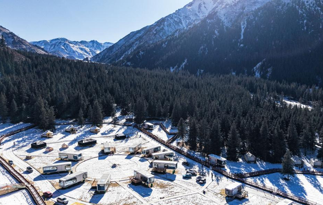 青海祁连：冰雪旅游热