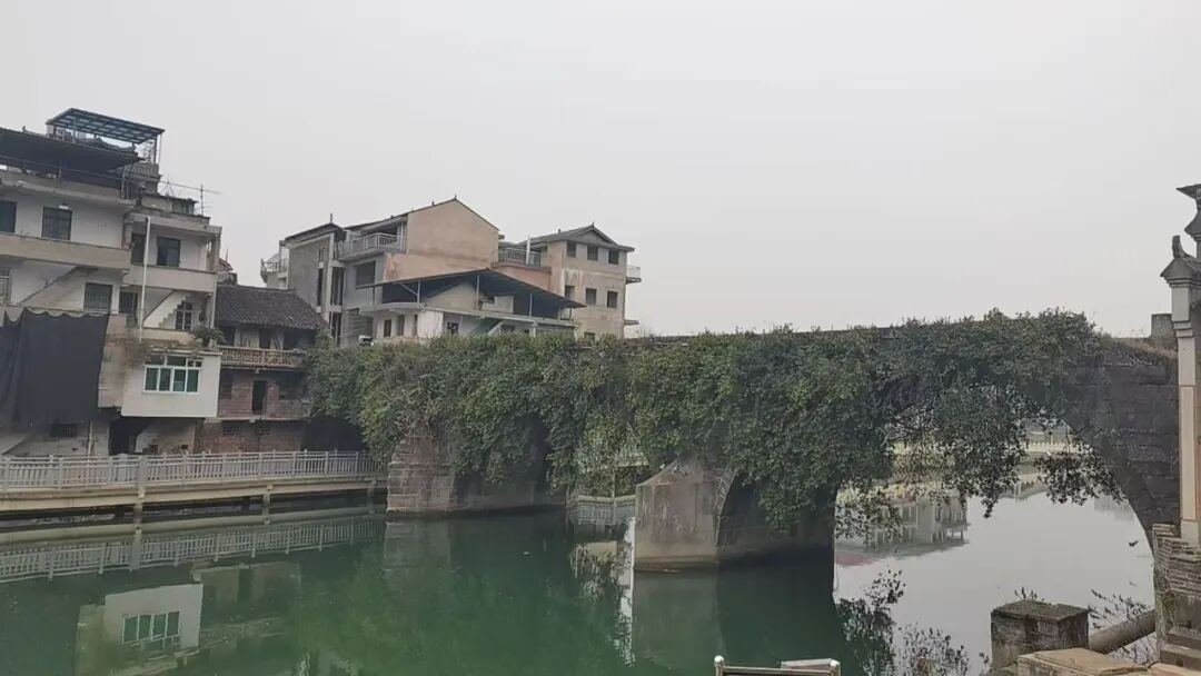 胜梅桥。 陈友桃供图