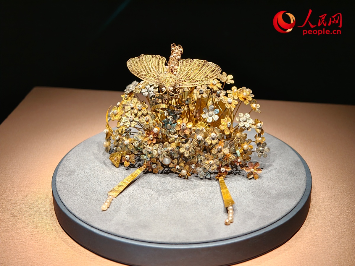 闹蛾金钗。人民网记者 韦衍行摄