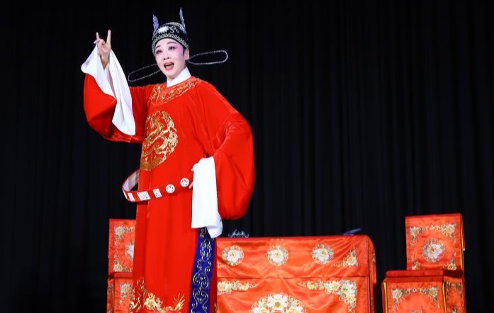 黄梅戏《女驸马》在德上演展现东方戏韵