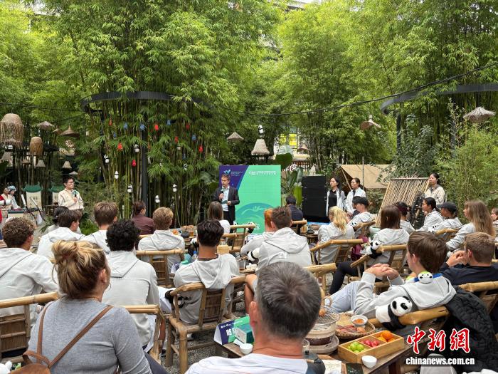 抽签仪式现场。祝欢 摄