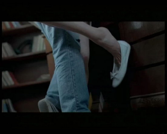 组图:雪村首部电影 新街口 猛吃女一号 豆腐 (4