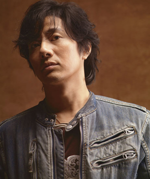 韩寒骂郑钧做婊子立牌坊+郑钧怒斥韩寒自我炒