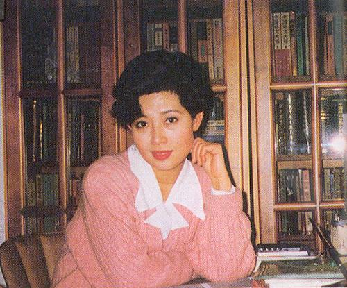 第二届CCTV电视主持人大赛新闻类铜奖:曹杨