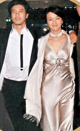 王力宏汤唯登《东周刊》封面 两人关系突破