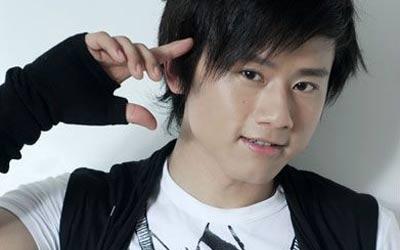 张杰出自传详说谢娜 披露两人结识全过程