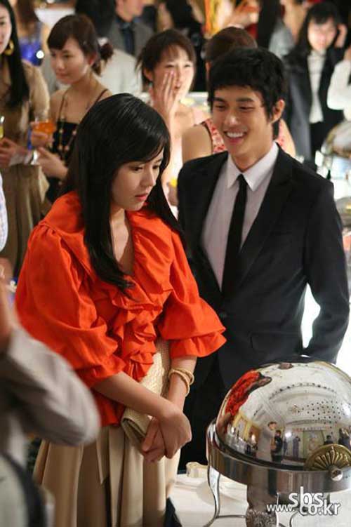 <em>电视剧</em>《<em>魔女幼熙</em>》--娱乐--人民网