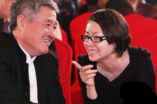 赵本山、宋丹丹春晚前再聚首 低语密谈甚欢