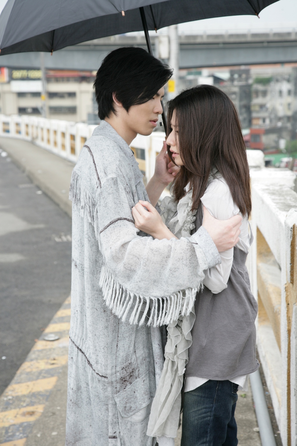高清组图:萧敬腾 善男信<em>女</em> MV<em>处男</em>秀热拥陈怡