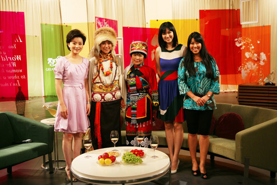 图文彝族<em>快女</em>唱响《<em>天下女人</em>》 自比苏珊大妈