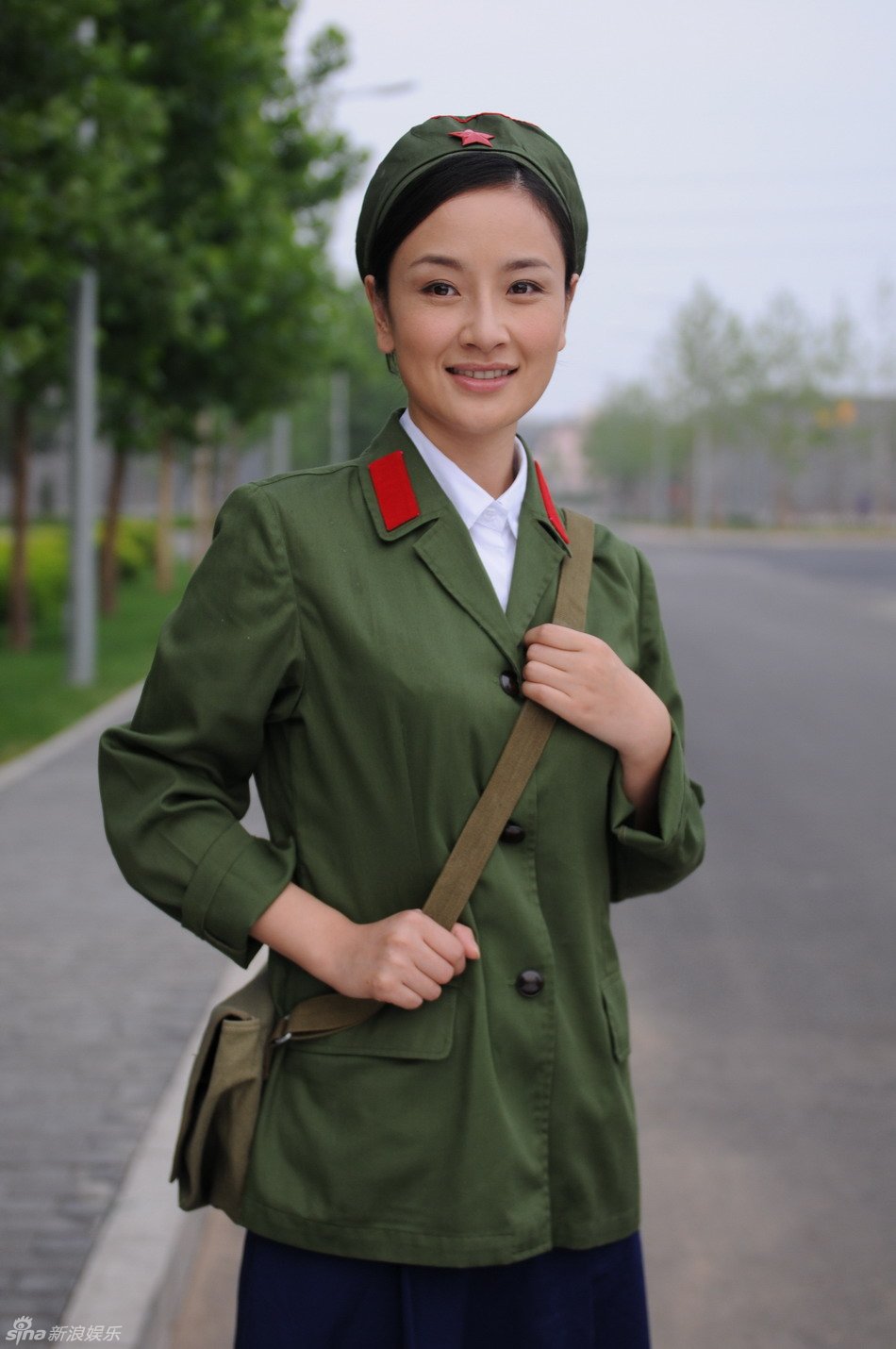 孙宁《鲜花朵朵》军装造型首次曝光