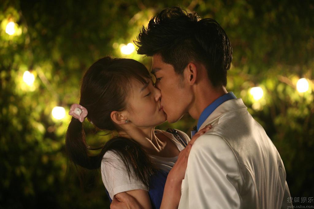 高清组图: 流星雨 情感高潮  张翰郑爽吻戏 曝光 