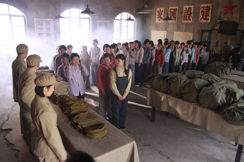 电视剧《八千湘女上天山》