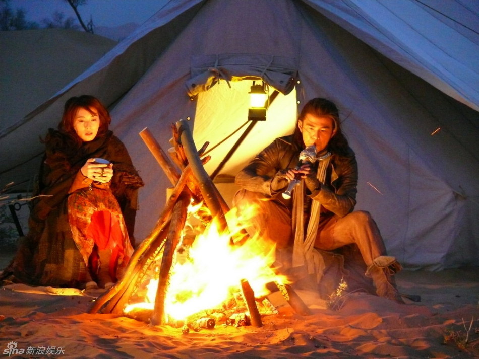 周杰伦林志玲《刺陵》剧照 篝火旁诉衷肠 (4)--娱乐--人民网