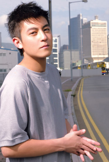 陈冠希下周赴台为同门宣传 唱新歌向父母道歉--